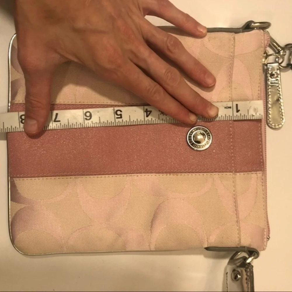 Coach 42246 vintage y2k pink signature swingpack crossbody bag